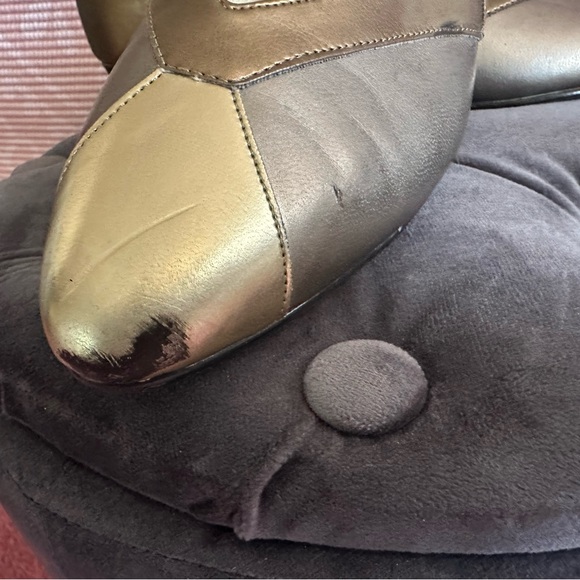 Gold and Platinum Kitten Heel Dress Shoe with Kitten Heel - Picture 2 of 4